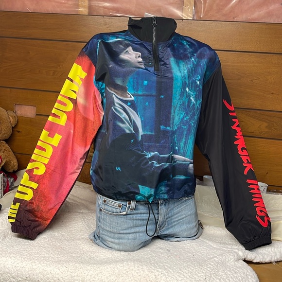 Netflix “Stranger Things” pullover jacket size Small - The Upside Down - Picture 1 of 9